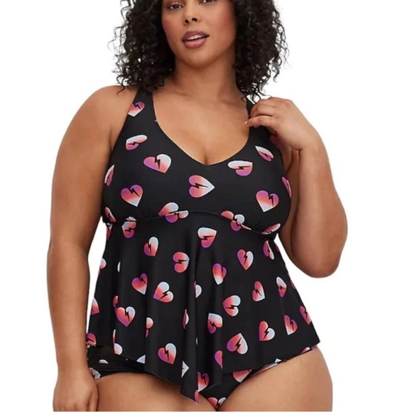 TORRID HEARTS PRINT TANKINI SWIMSUIT TOP ONLY, SIZE 1 - Picture 1 of 8